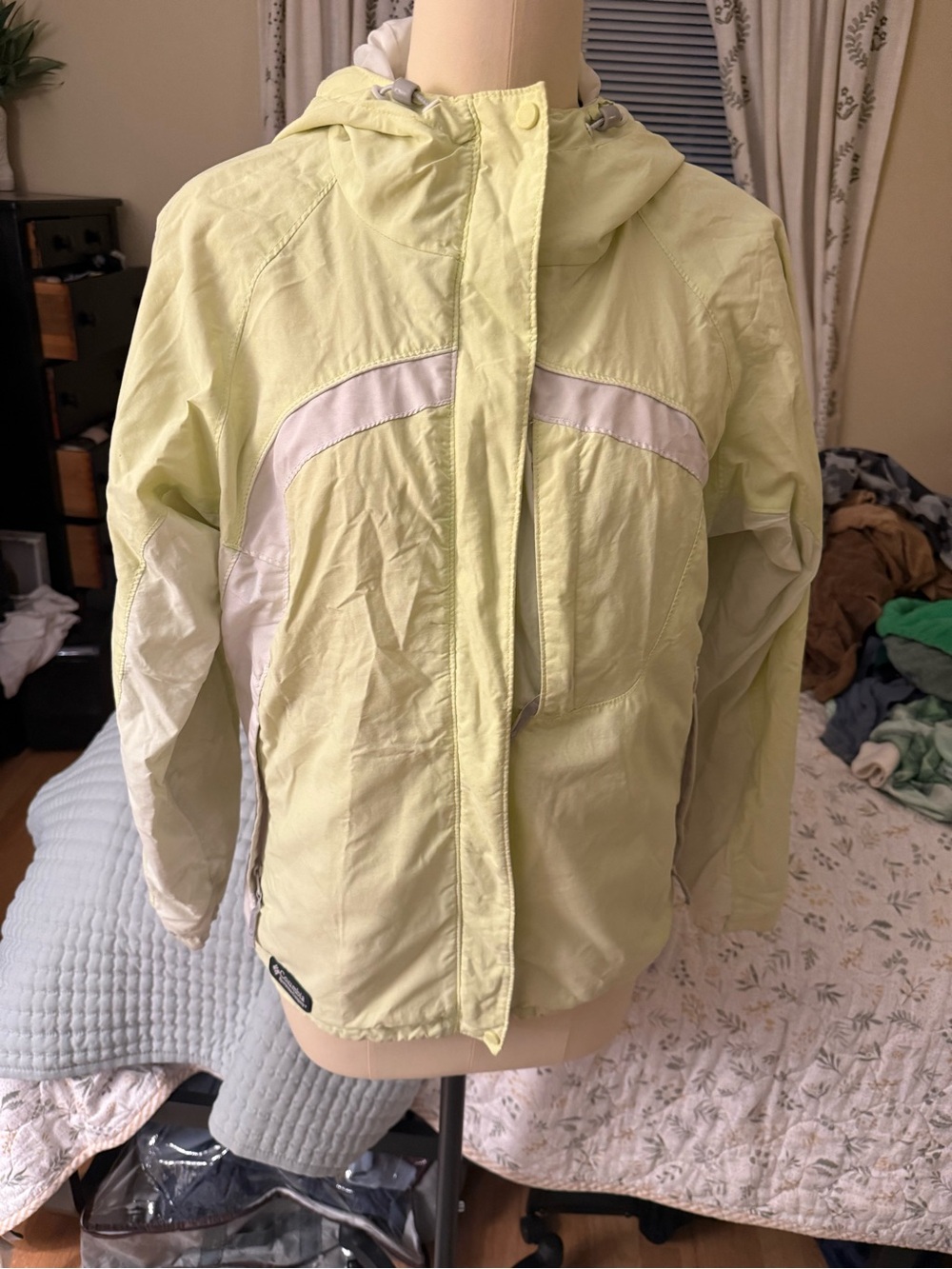 Columbia Windbreaker Jacket in Pale Yellow/Mint Green